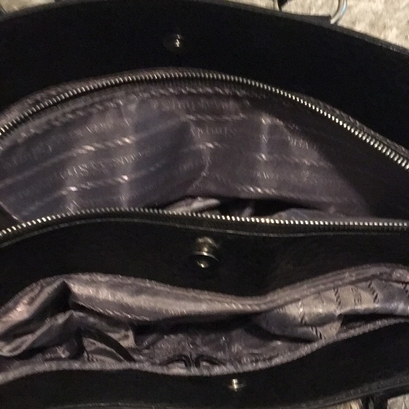 Simply Vera wang bag - Picture 3 of 4